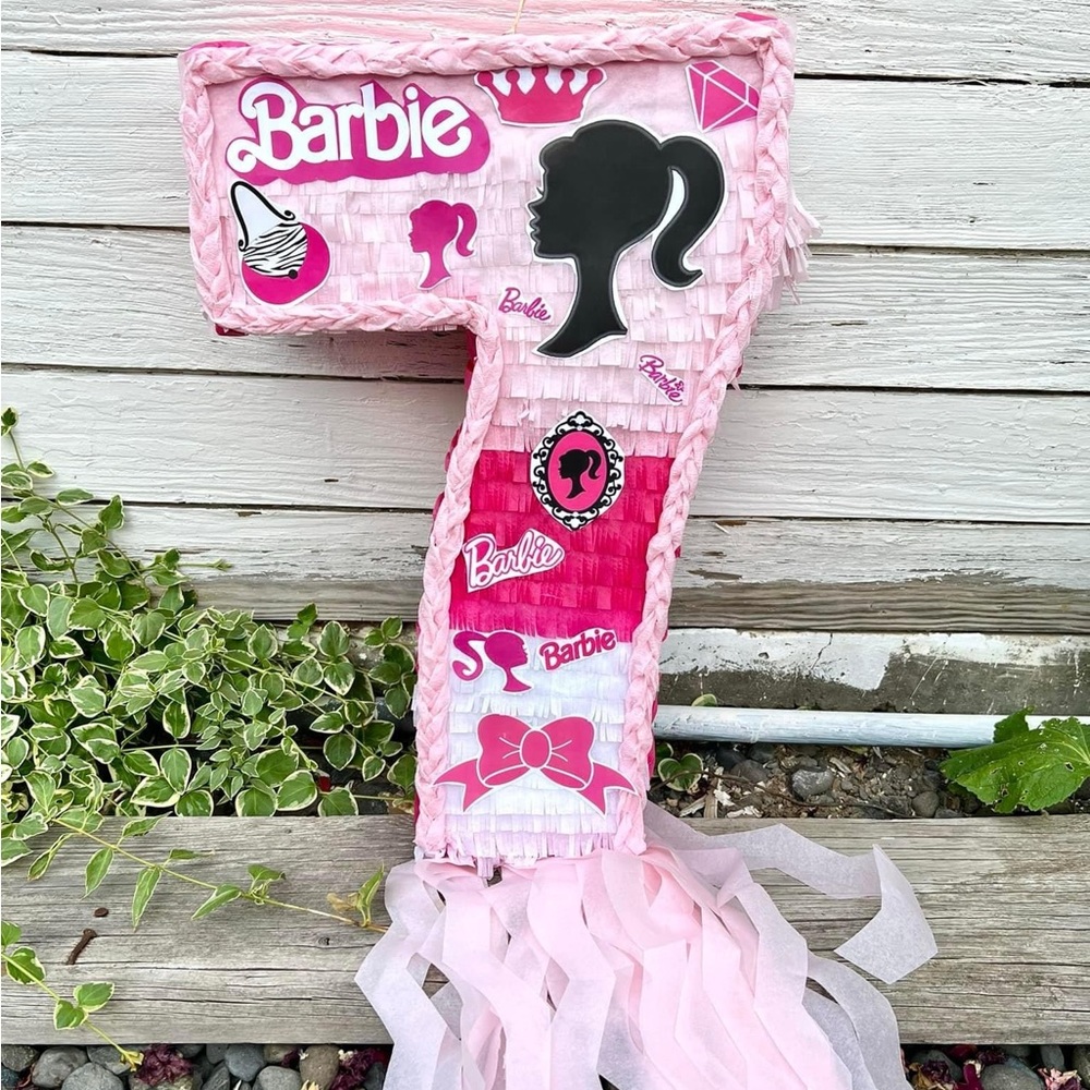 Barbie Number Seven Piñata